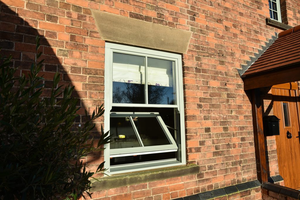 Cleaning sash windows